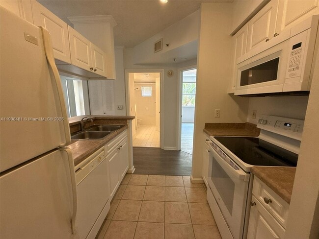 Building Photo - 17100 N Bay Rd