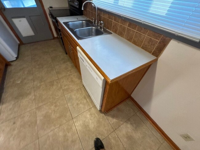 Building Photo - 11508 E 51 St S