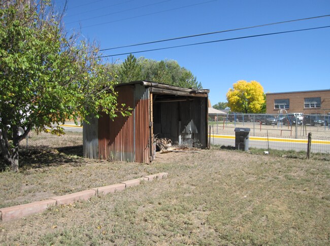 Building Photo - 2 bedroom 1 bathroom