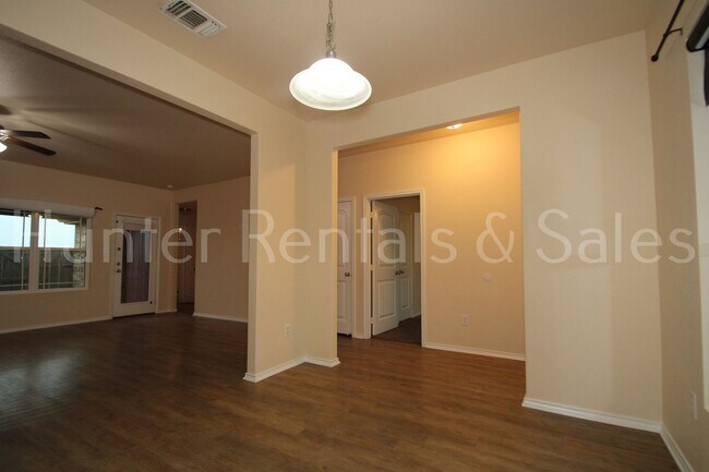 Building Photo - Beautiful 4-Bedroom, 2-Bath Home for Rent ...