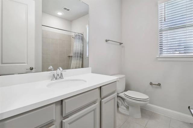 Building Photo - 1404 Brent Knoll Dr