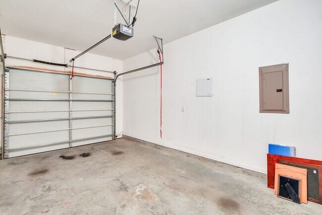 Building Photo - 285 Cantle Dr