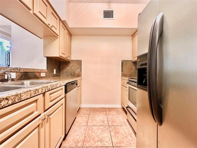 Building Photo - 2106 Cullen Ave