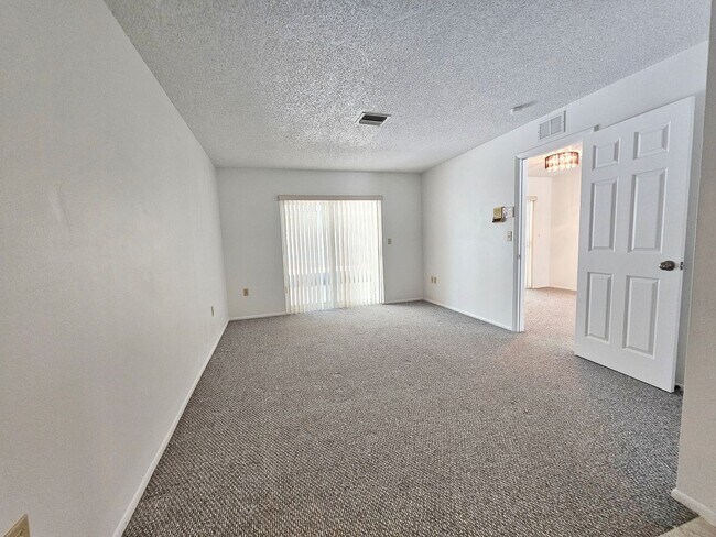 Building Photo - 3 Bedroom 2 Bath Home in Safety Harbor