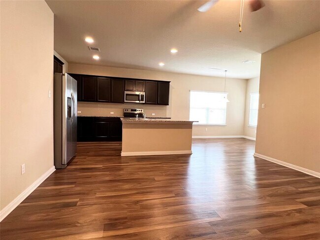 Building Photo - 104 Lassy Cove