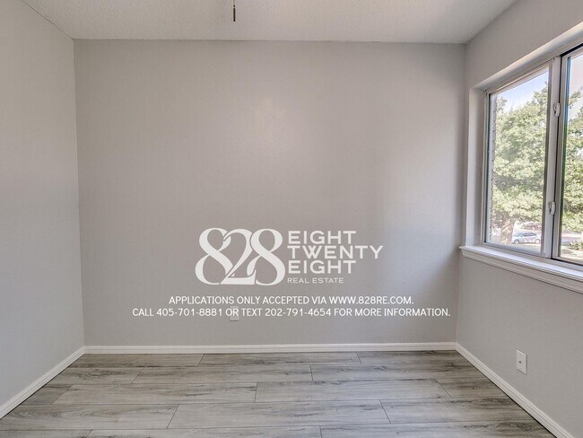 Building Photo - *AVAILABLE NOW!* Spacious 3 Bed/2.5 Bath Condo in East Norman!