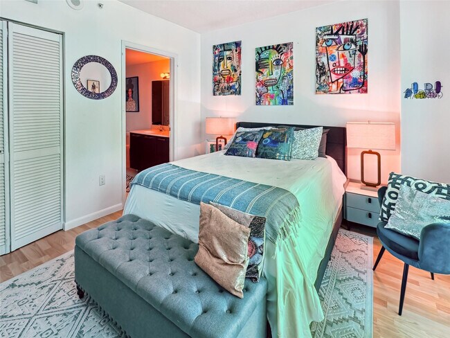 Building Photo - 333 NE 24th St