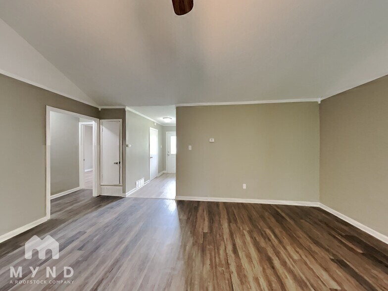 Building Photo - 4014 Hitchcock Dr