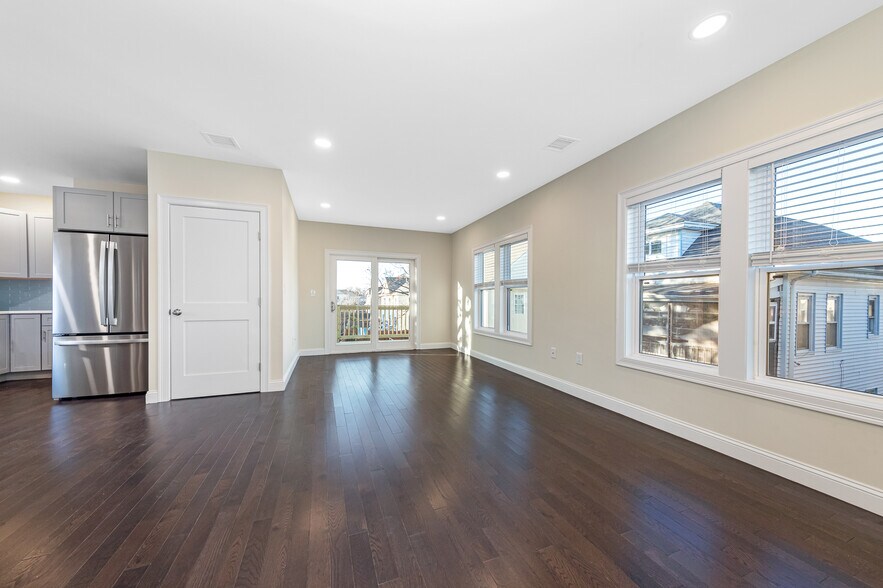 Building Photo - 64 Bradbury Ave