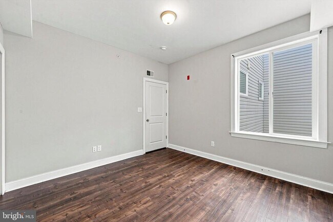 Building Photo - 1222 N 7th St