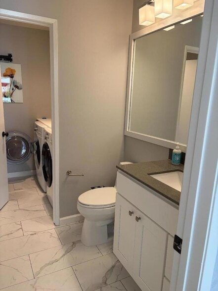 Building Photo - 1157 Shoreline Dr