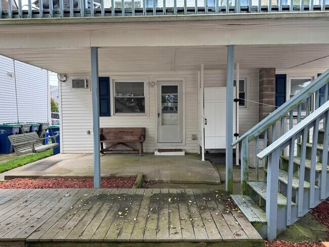 Building Photo - 339 37 BEACH BLOCK St