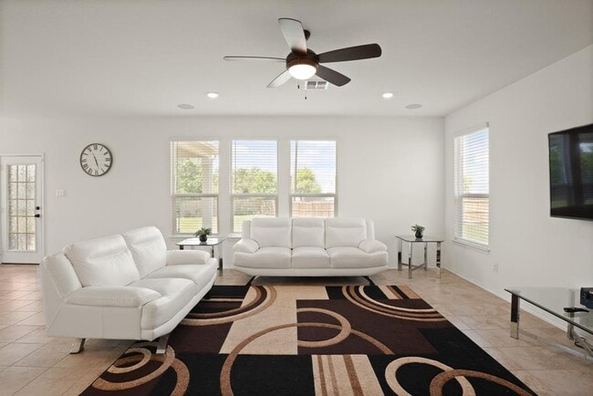 Building Photo - 538 Thunder Valley Trl