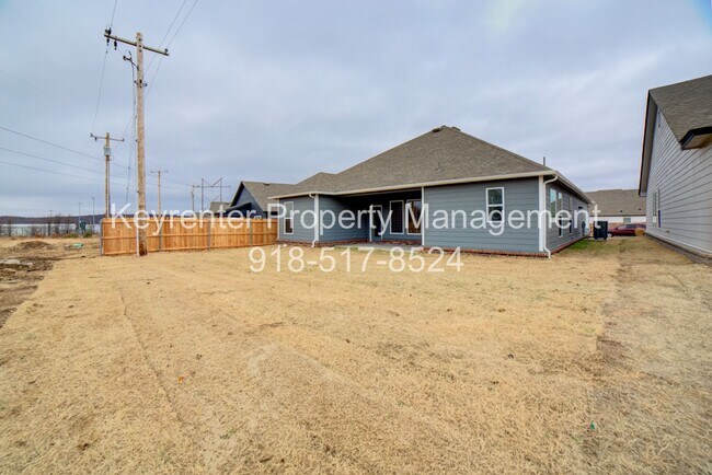 Building Photo - 4 BEDROOM CAPITAL HOME IN SAND SPRINGS!!!