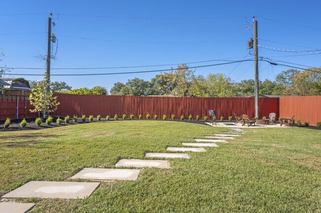 Building Photo - 1611 Armistead St