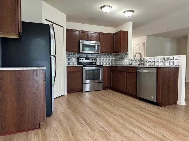 Building Photo - 8118 Cypress Cir