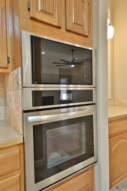 Building Photo - 13301 Tamayo Dr