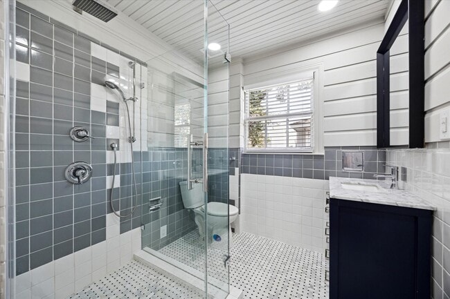 Building Photo - 2506 Avalon Pl