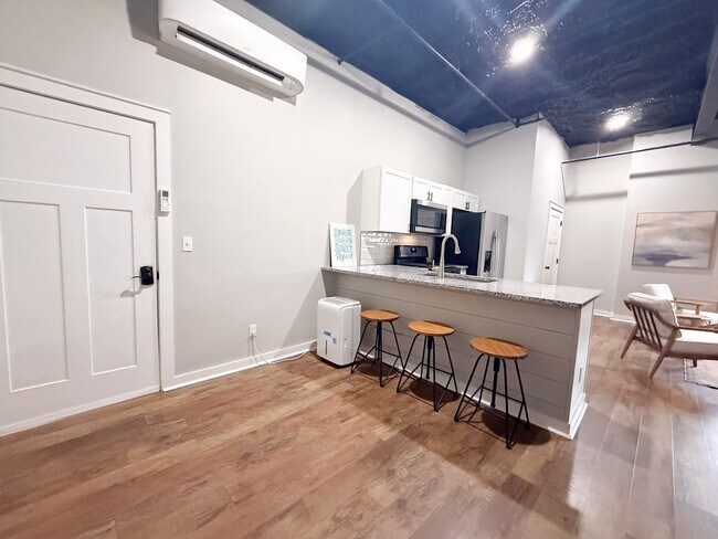 Building Photo - 209 S Church St