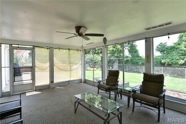 Building Photo - 965 Orchard Lakes Dr