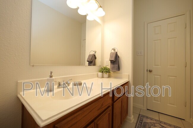 Building Photo - 1203 Lavender Shade Ct