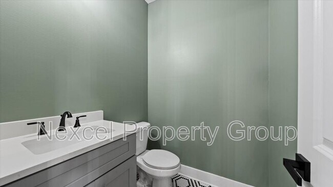 Building Photo - 1068 Bruce St