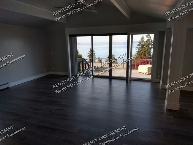 Building Photo - STUNNING VIEWS!! Amazing 4-Bedroom Home w/...