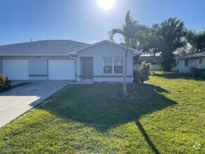 Building Photo - Available Now!! 2 Bedroom 2 Bath Duplex Wi...