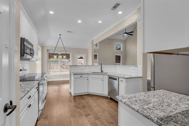 Building Photo - 754 Monterey Dr