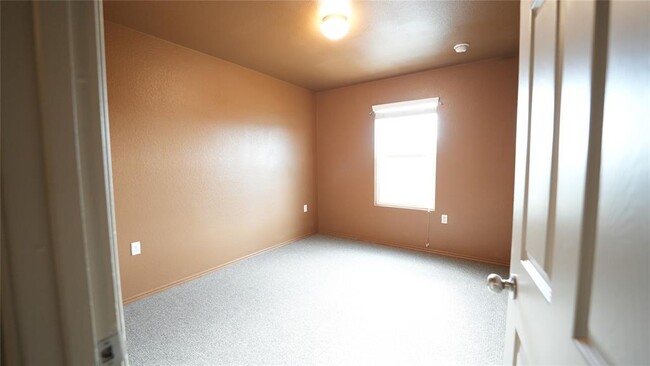Building Photo - 5705 Knoll Pines Pass