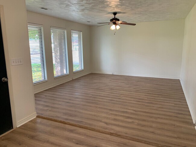 Building Photo - 1026 N 1100 W