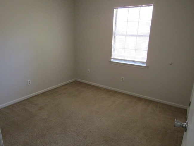 Building Photo - Beautiful 3bd/2ba