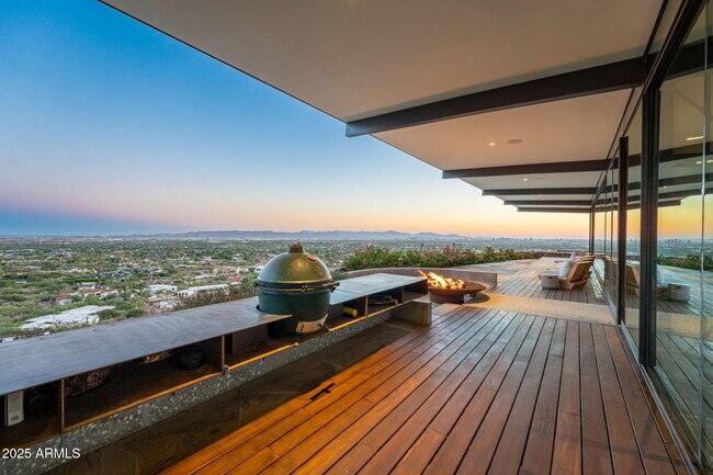 Building Photo - 4925 E Red Rock Dr