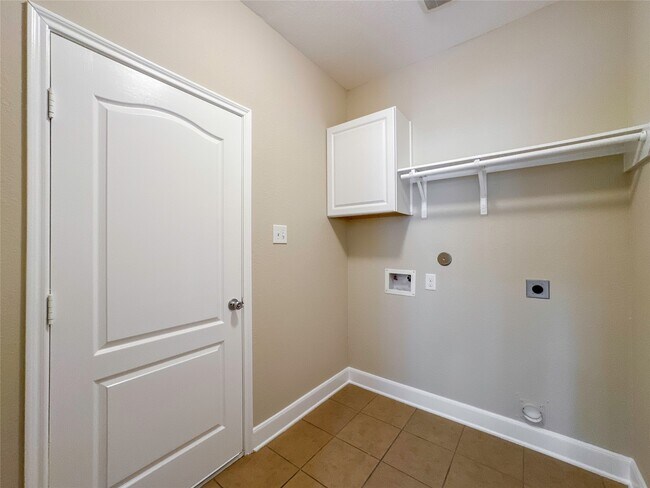 Building Photo - 1613 Cintola Ln