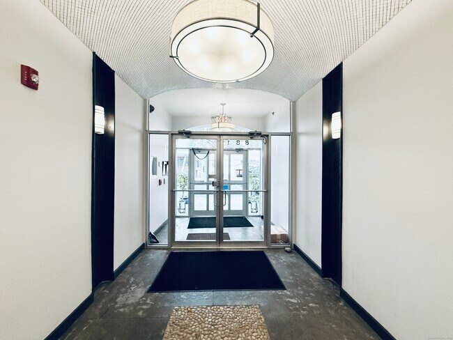 Building Photo - 881 Lafayette Blvd