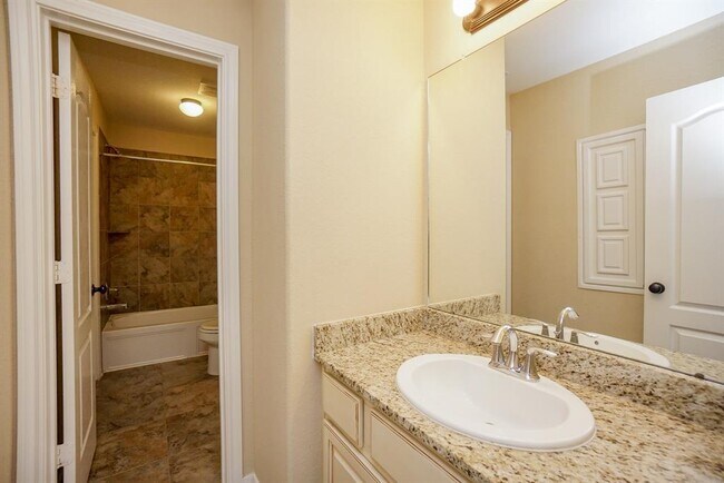 Building Photo - 6203 Brookmall Dr