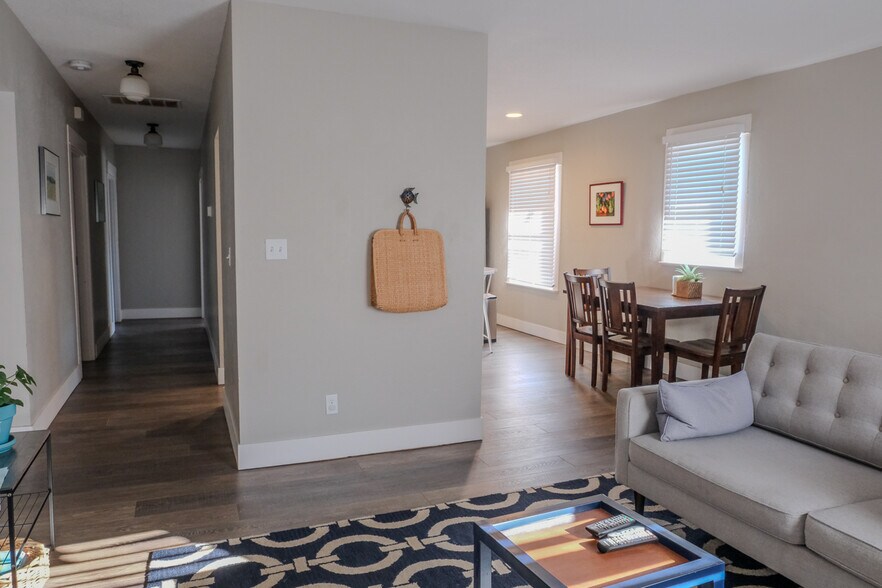 Building Photo - 5532 N Haight Ave