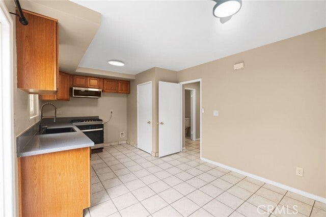 Building Photo - 7121 Santa Isabel Dr