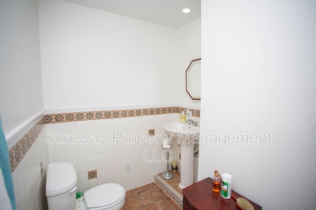 Building Photo - 90 Clubhouse Rd