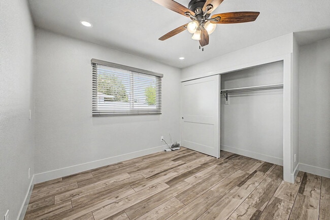 Building Photo - 710 E Bell De Mar Dr