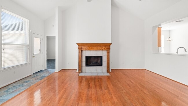 Building Photo - 20910 Deauville Dr