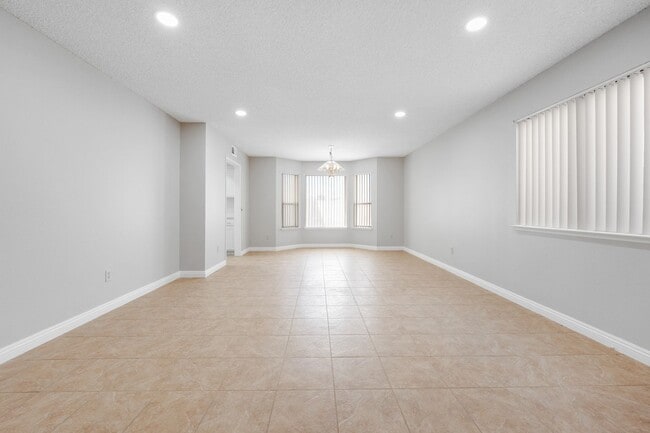Building Photo - For RENT at Sandalwood Park North