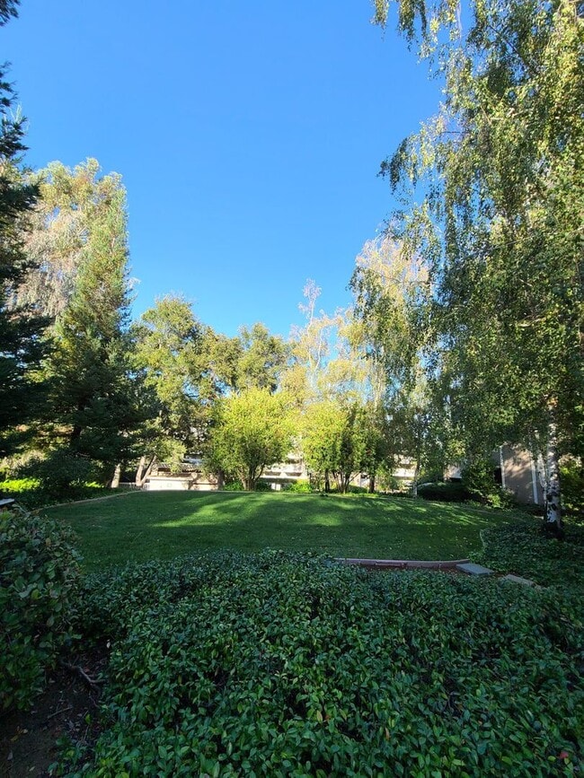 Building Photo - One Bedroom Unit in Sharon Park Neighborho...