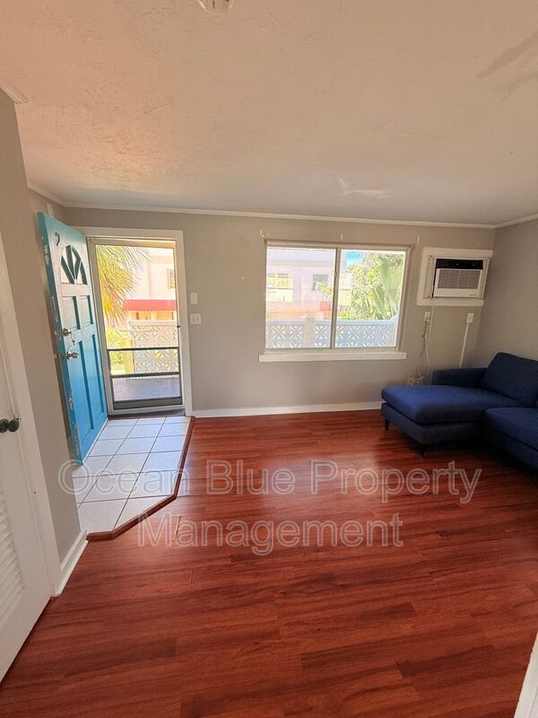 Building Photo - 664 76th Ave