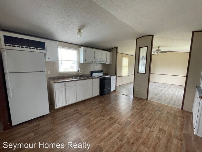 Building Photo - 3 br, 2 bath House - 104 Clawson Drive