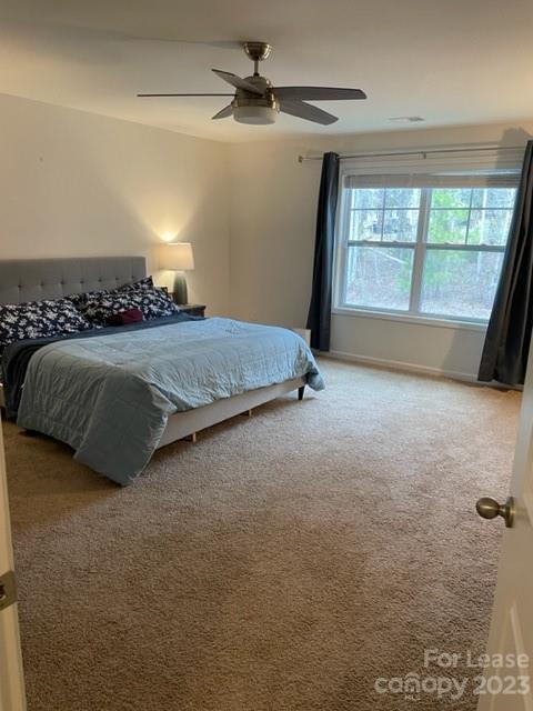 Building Photo - 4 bedrooms 3 bath town home in amenity fil...