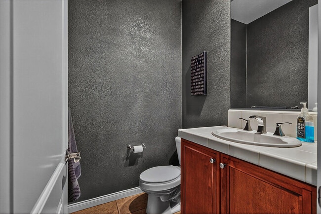 Building Photo - 35831 Raphael Dr