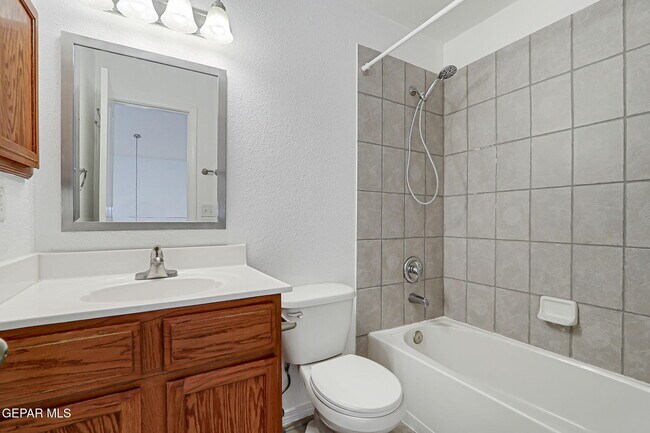 Building Photo - 3744 Tierra Isela Dr