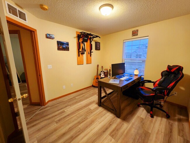 Building Photo - 862 Princeton Ave