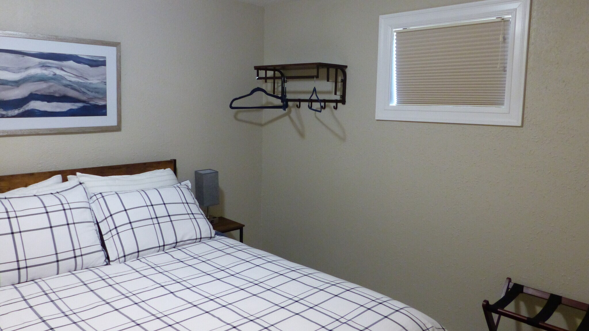 queen bedroom - 1226 Bayview Ave